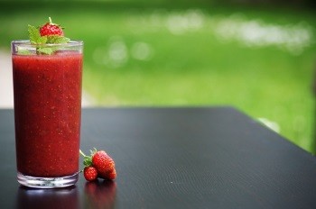 Low Carb Erdbeer Brombeer Smoothie